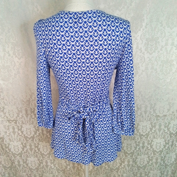 Banana Republic blue and white design long sleeved V neck top S - Picture 6 of 7